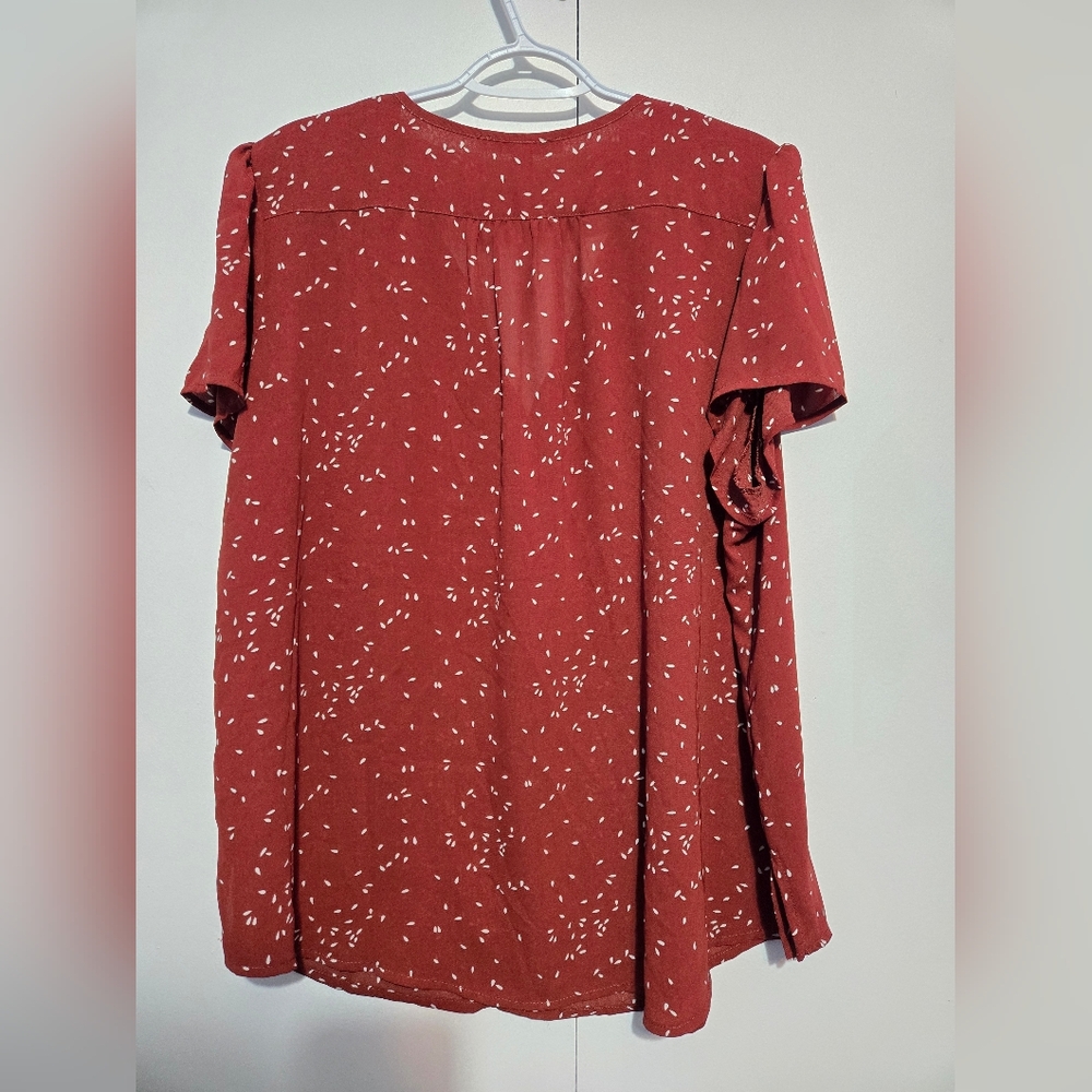 ❤️ Fun 2 Fun Rust Red Blouse with White Pattern - Picture 5 of 5